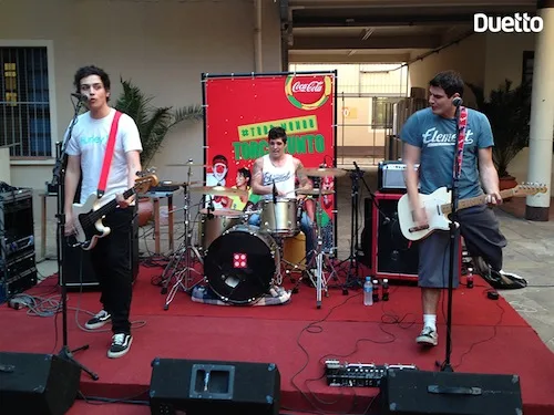 Duetto na Copa do Mundo-coca-cola public views (2)