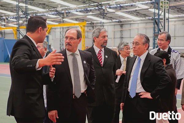 Governador do Estado José Ivo Sartori com o Presidente da Fujikura Cabos no evento de inauguração da fábrica da Fujikura Cabos em Montenegro organizado pela Duetto agência de eventos de porto alegre rs