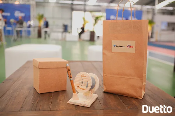 Brinde e lembrança do evento de inauguração da fábrica da Fujikura Cabos em Montenegro organizado pela Duetto agência de eventos de porto alegre rs